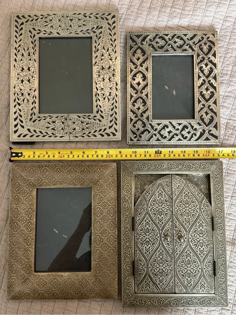 Metallic-accented picture frame set